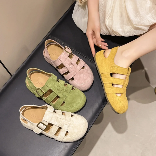 صورة صنادل نسائية صيفية بلون سادة على الطراز الكوري ملابس خارجية سميكة القاع شباشب شاطئ غير رسمية على طراز الأحذية الرومانية العصرية