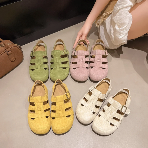 صورة صنادل نسائية صيفية بلون سادة على الطراز الكوري ملابس خارجية سميكة القاع شباشب شاطئ غير رسمية على طراز الأحذية الرومانية العصرية