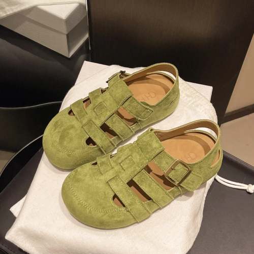 صورة صنادل نسائية صيفية بلون سادة على الطراز الكوري ملابس خارجية سميكة القاع شباشب شاطئ غير رسمية على طراز الأحذية الرومانية العصرية